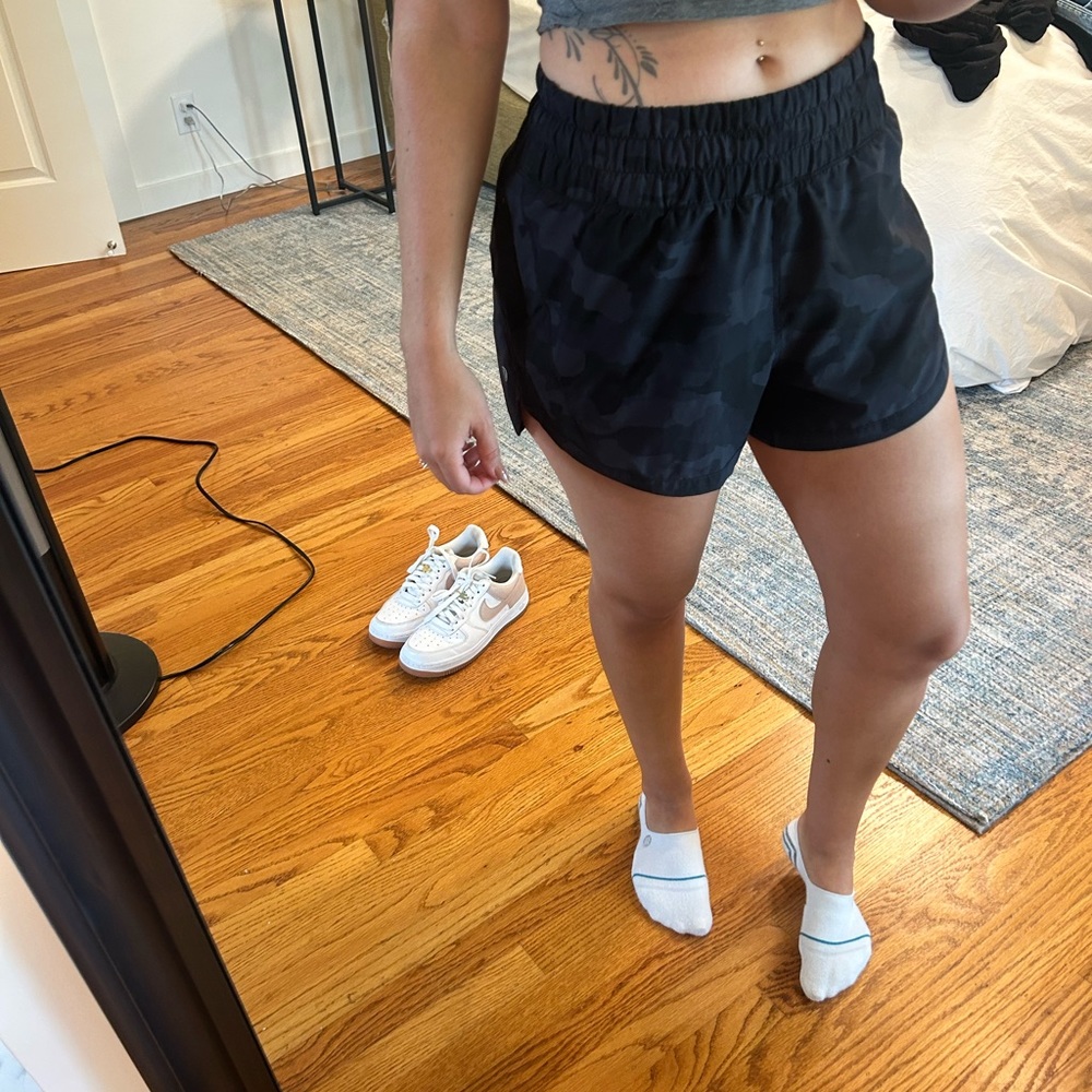 Lululemon heritage camo - track that high rise 3”